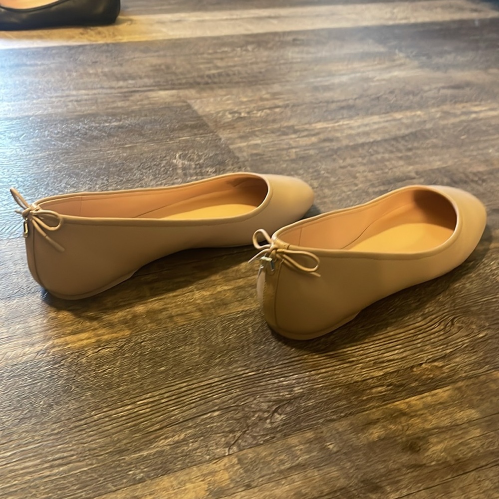 NEW Kate Spade Flora Ballet Flats in Nude Size 5.5